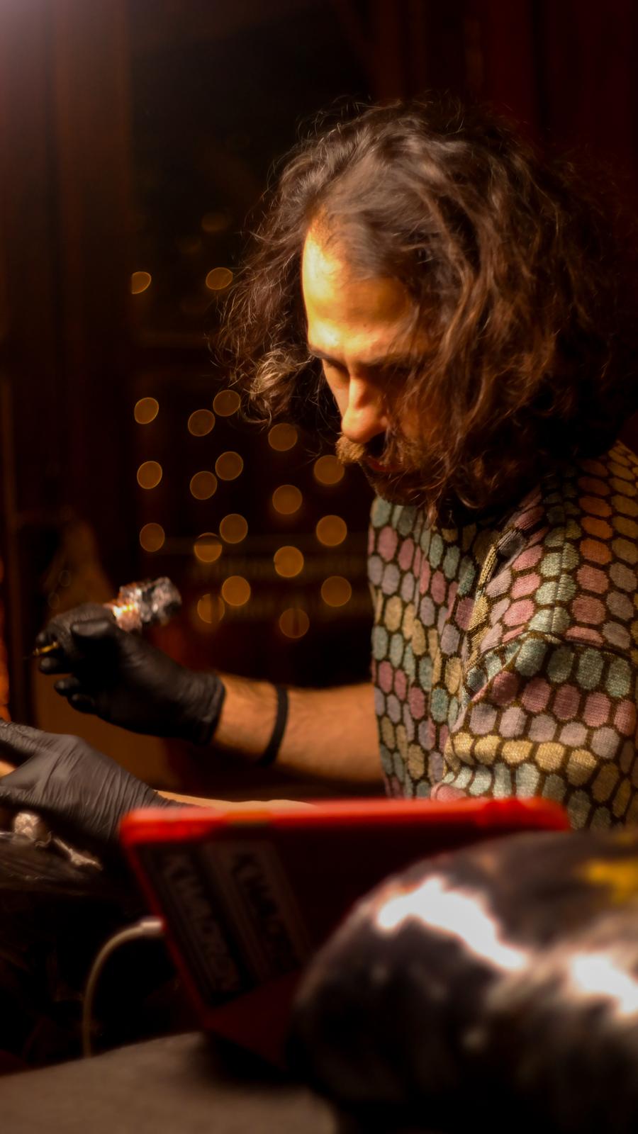 Muzbeyn dövme sanatçısı portresi - Bursa dövme stüdyosu